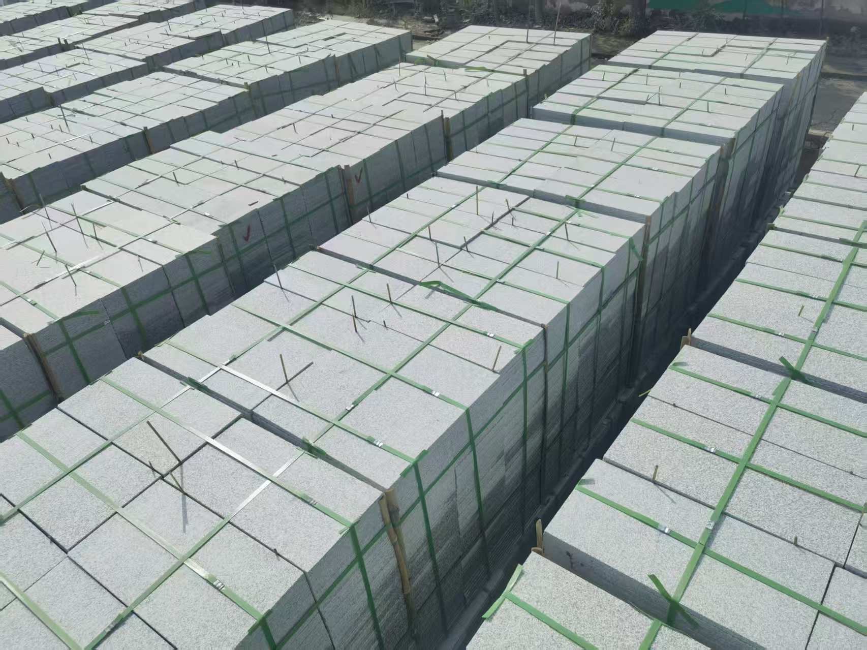 钦州 芝麻白1.8公分火烧300*600地铺，清仓大甩卖