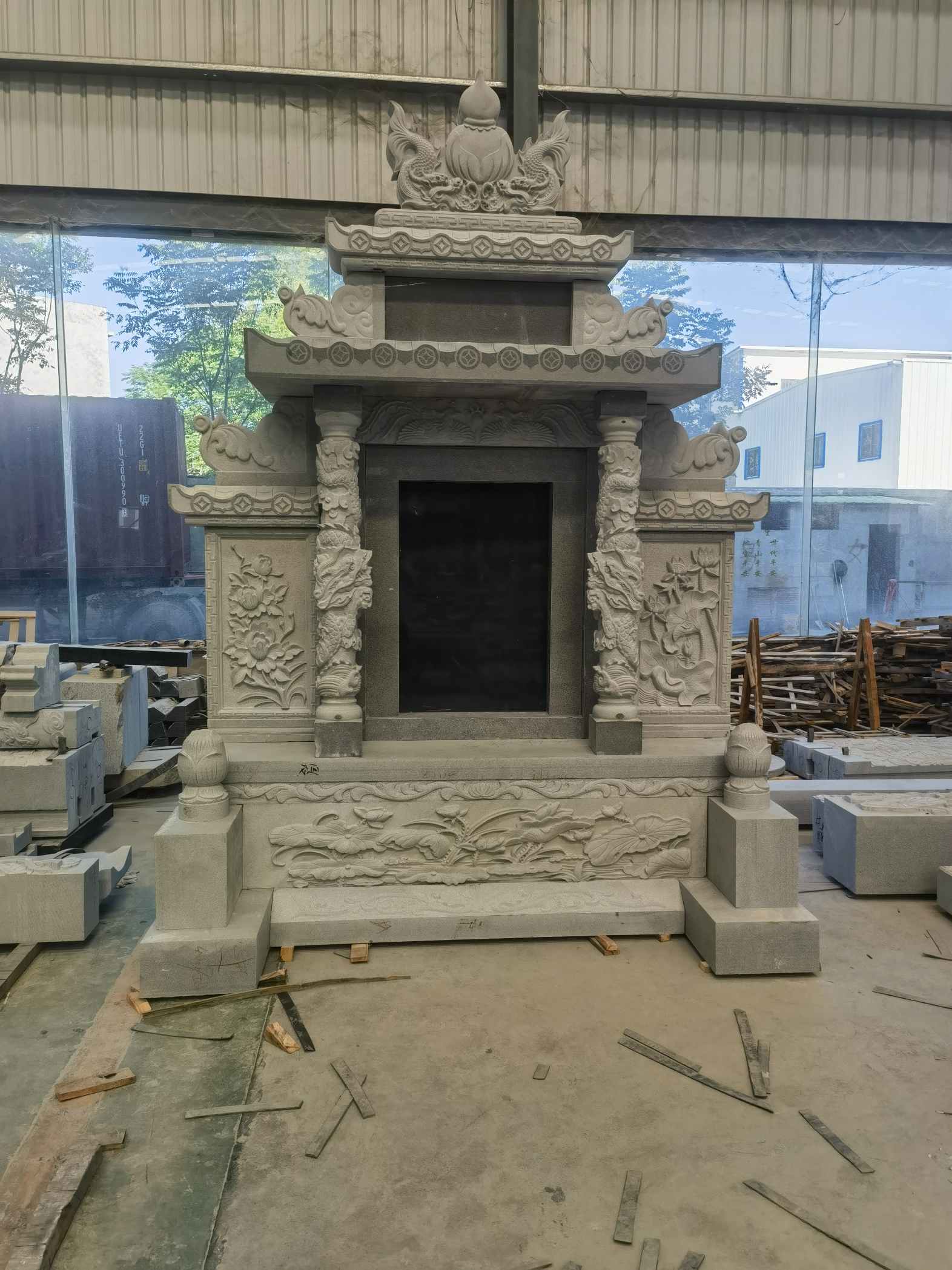 钦州 芝麻灰高档墓碑、土墓，一套也支持定做