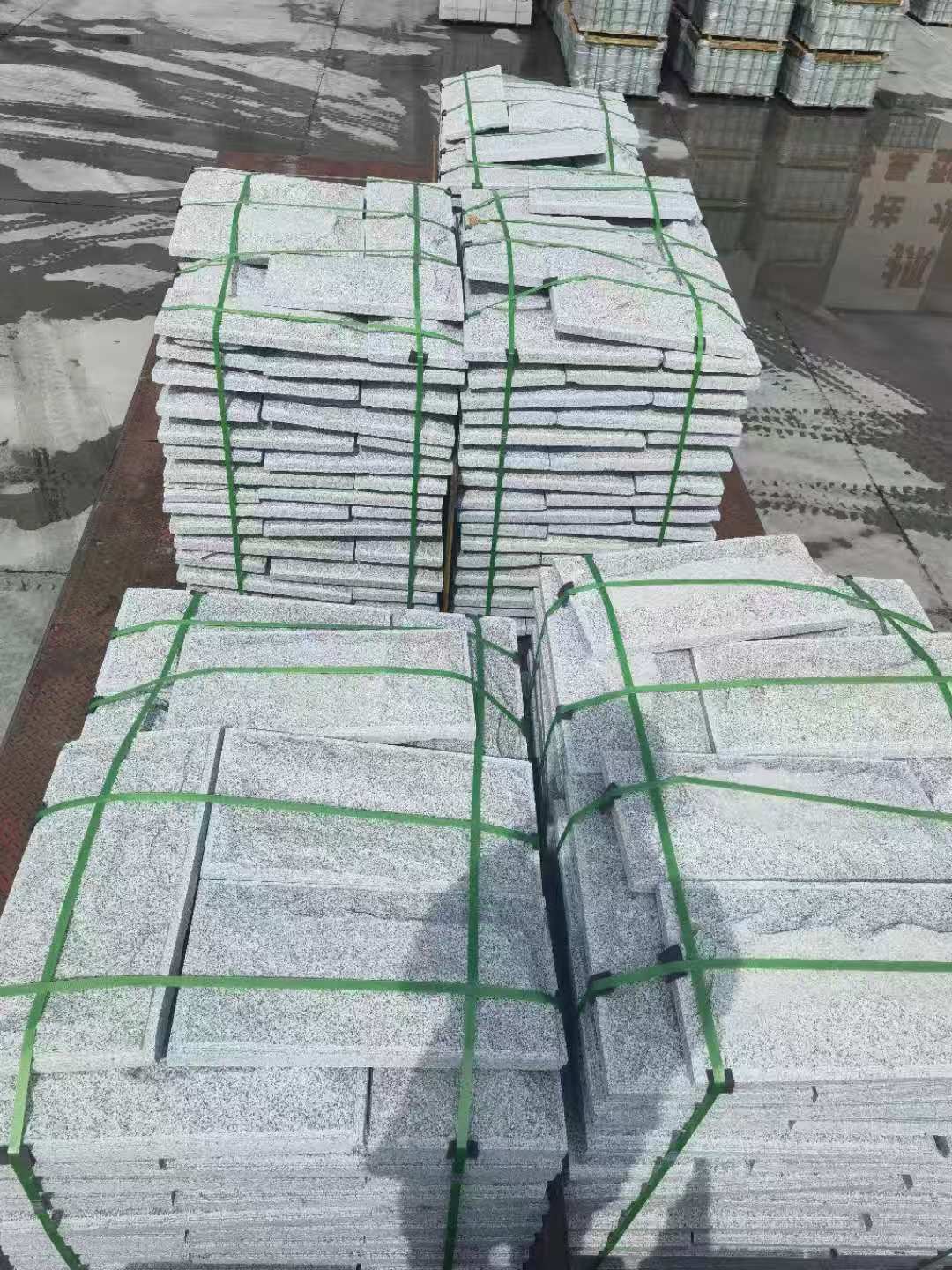 钦州 芝麻白蘑菇石装车出货