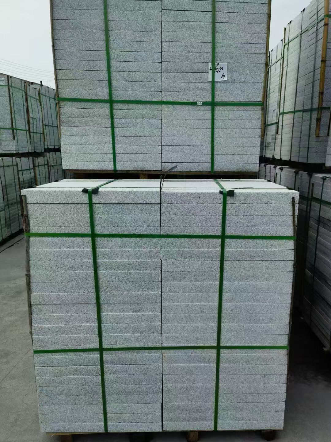 钦州 火烧面地铺石，街道广场园林市政工程板，1.8~5.0厚均有现货