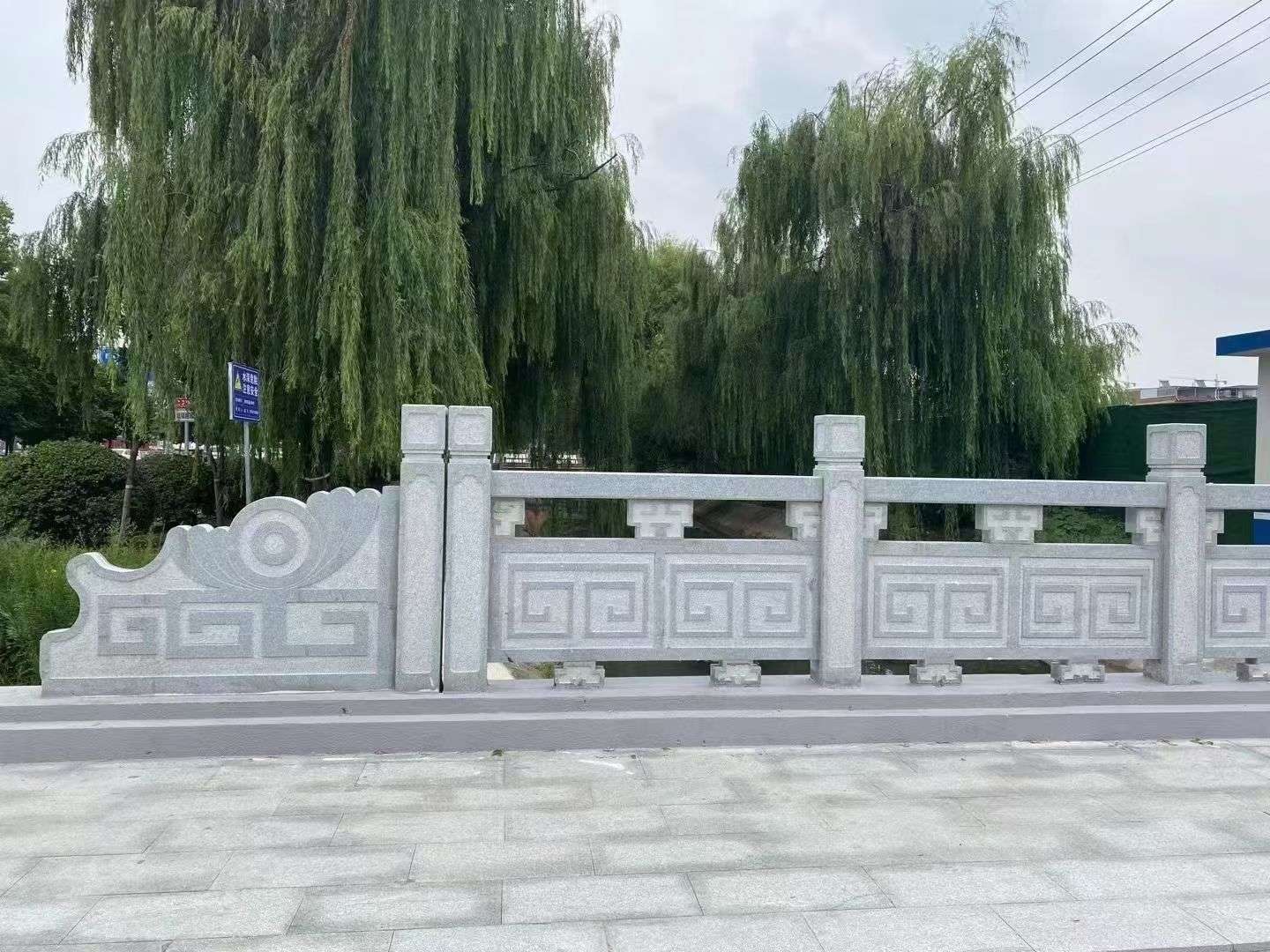 钦州 芝麻灰桥栏杆、河道栏杆安装效果