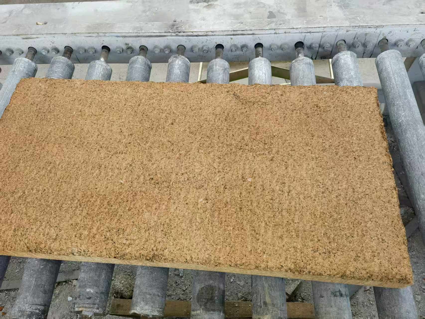 钦州 菠萝面老石板，做旧仿古石，流水线生产加工