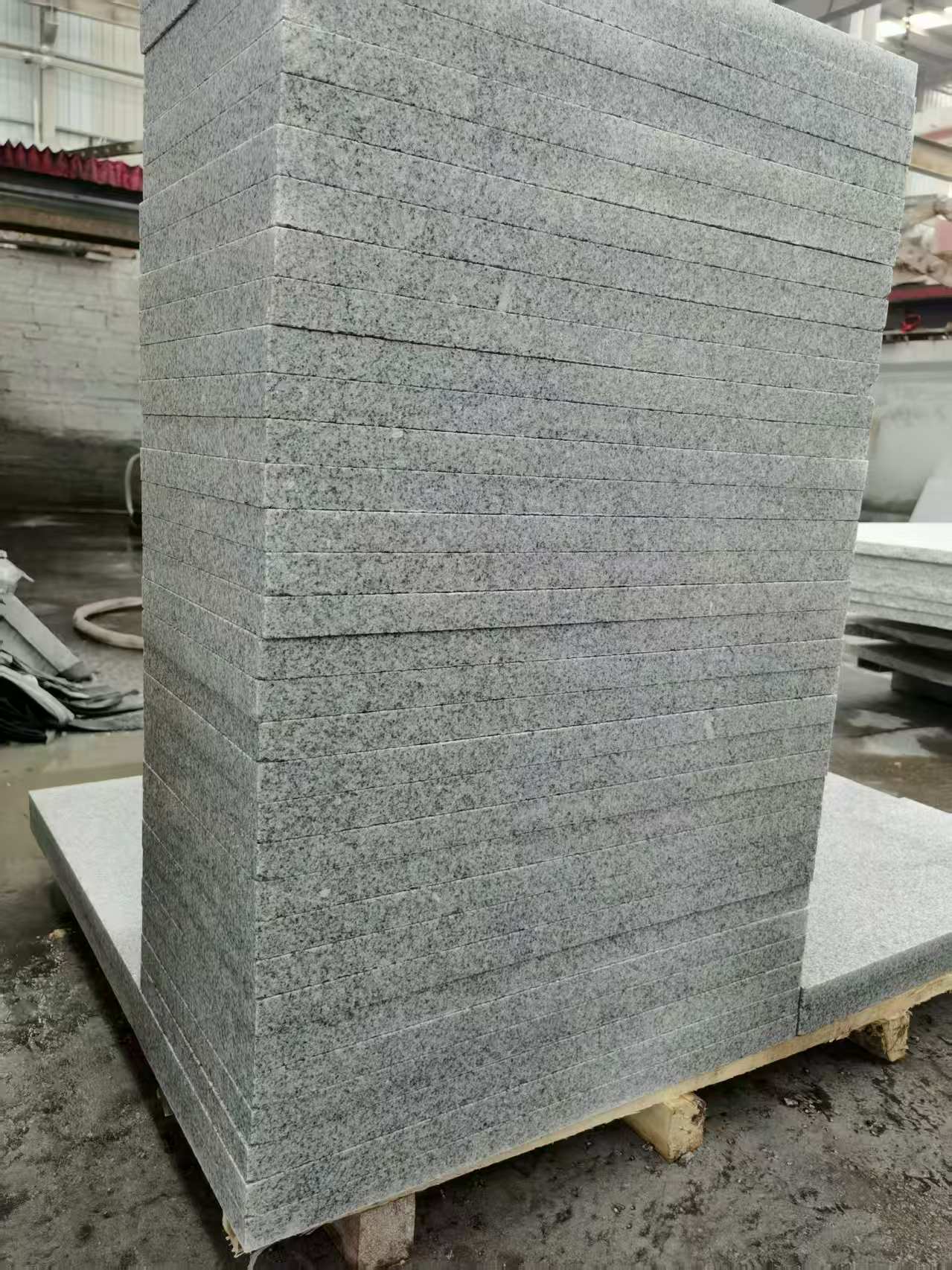 钦州 花岗岩 地铺成品300*600，尺寸标准、厚薄均匀